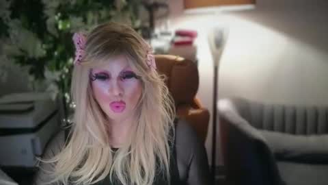 ViVaLuvLicious online show from December 23, 1:54 am