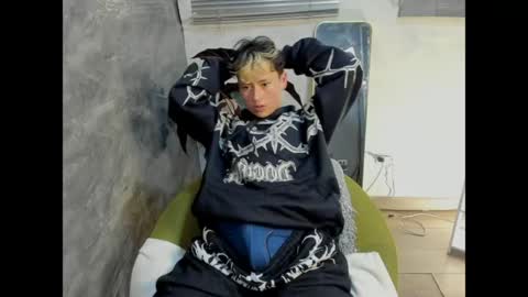 redhood_1_ online show from April 1, 3:41 am