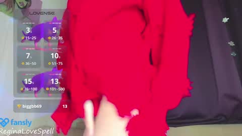 Snapshot of reginainspace chatting on December 12, 12:27 am  Regina online show from December 12, 12:27 am