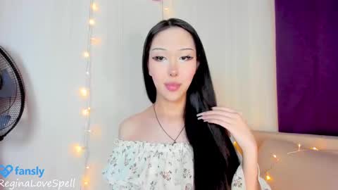 Snapshot of reginainspace chatting on February 12, 11:11 pm  Regina online show from February 12, 11:11 pm