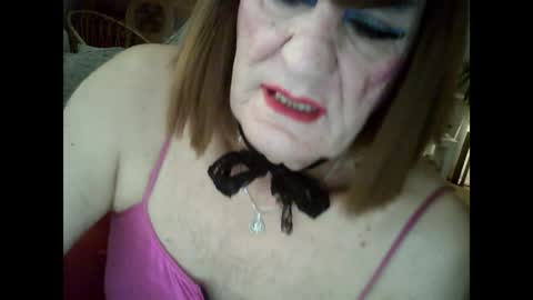 Snapshot of rosa_teevee chatting on December 28, 10:02 pm Tina online show from December 28, 10:02 pm