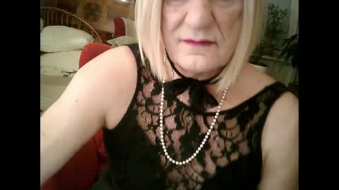 Snapshot of rosa_teevee chatting on March 4, 7:11 pm Tina online show from March 4, 7:11 pm