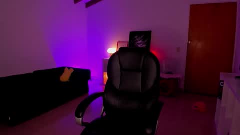 val online show from February 12, 11:44 pm