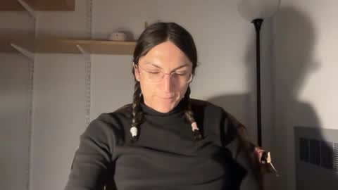 Sadie online show from December 2, 9:45 pm