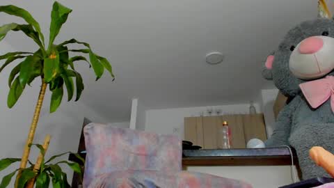 Snapshot of sahra_belmont chatting on December 7, 11:18 pm Sara  online show from December 7, 11:18 pm
