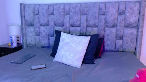 samirths_boy_ online show from March 26, 7:17 pm