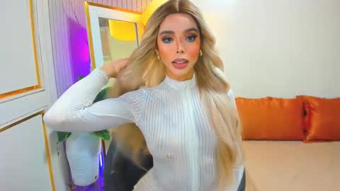 Sandra Hornball online show from December 17, 11:27 am