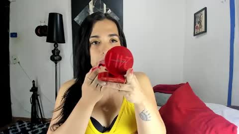  SARAHJEY     online show from April 21, 9:43 pm