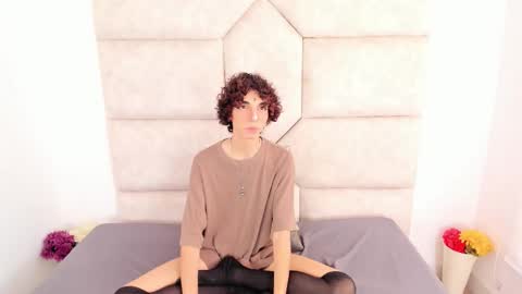 Snapshot of scaarlett_22 chatting on October 12, 7:38 pm scaarlett_22 online show from October 12, 7:38 pm