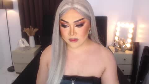 Natalie Mefford online show from February 15, 7:06 am