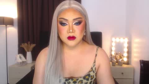 Natalie Mefford online show from February 16, 6:43 pm