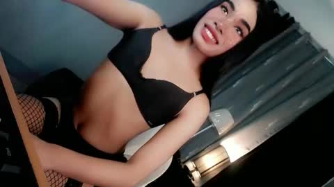 serialsuckerjessa online show from May 4, 11:32 pm