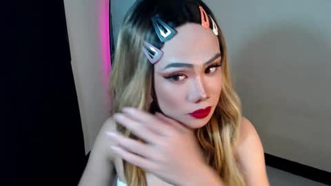 Snapshot of sexy_rc18 chatting on December 4, 8:23 pm RC online show from December 4, 8:23 pm