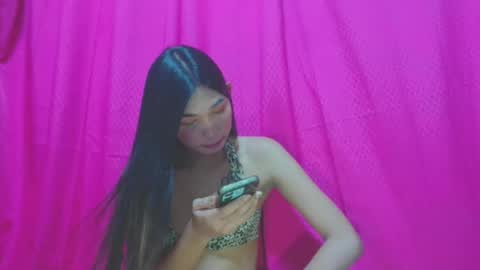 sexyhornyts4u online show from April 3, 10:57 am