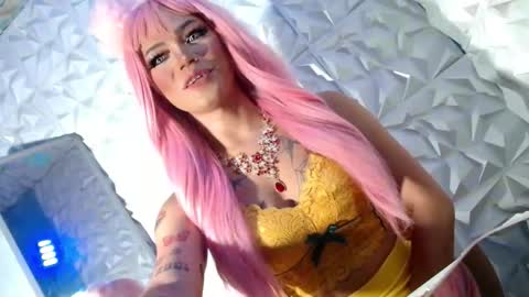 Snapshot of sexyhotbabe18 chatting on September 28, 4:00 am sexyhotbabe18 online show from September 28, 4:00 am