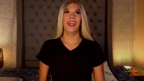 Shantal Jones online show from September 10, 8:52 pm