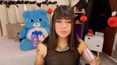 Siiam Tay online show from November 2, 3:37 am