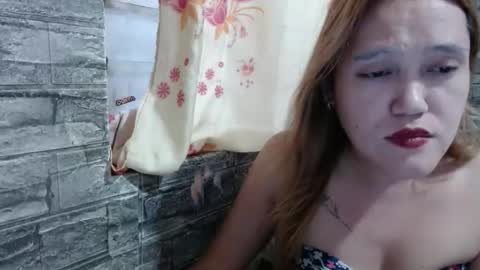 Snapshot of simplehotela chatting on October 24, 12:59 am Ela online show from October 24, 12:59 am