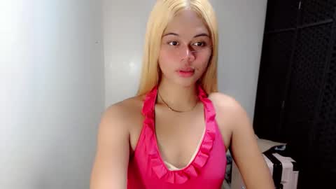 sinfulrose_ online show from January 11, 10:38 pm