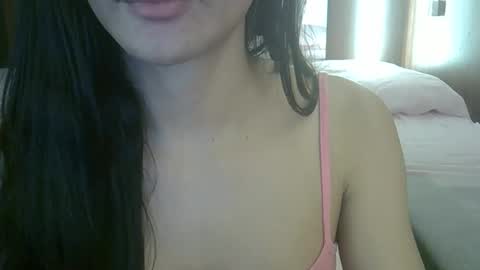 skinnykittencam online show from April 1, 12:50 pm