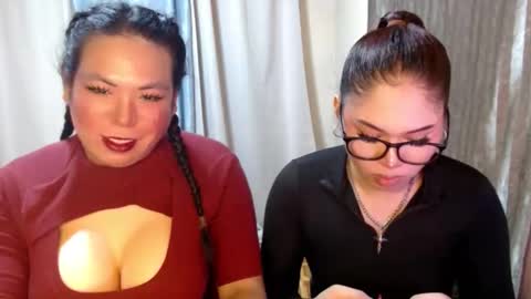 Snapshot of sky_fox_sweetxx chatting on October 22, 9:44 am    online show from October 22, 9:44 am