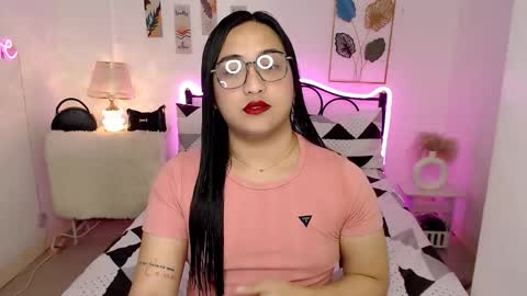 Queen Cyrine online show from February 1, 10:25 am