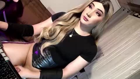 Nathalie online show from June 13, 8:03 am