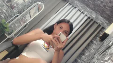 CHIE CHIE online show from March 3, 9:23 pm