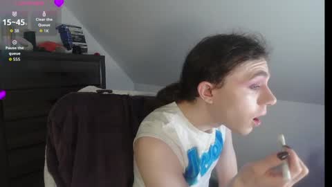 Natsu online show from April 23, 4:53 pm