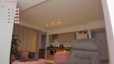    online show from September 14, 11:09 pm