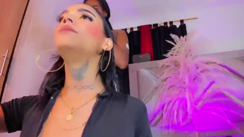 sophia_horny19 online show from August 3, 10:32 am