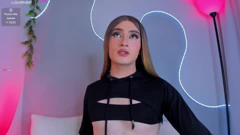 Sophie online show from October 1, 1:28 am