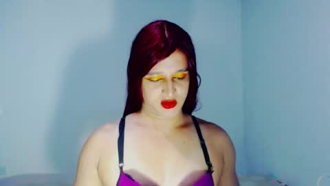 sophiehillsxo online show from July 23, 5:27 am