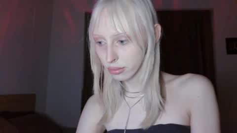 sora999999999 online show from April 9, 7:20 pm