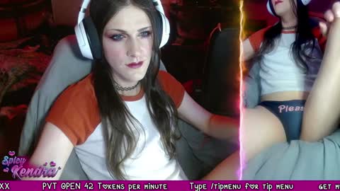 Snapshot of spicykendra chatting on February 4, 1:34 am Kendra online show from February 4, 1:34 am