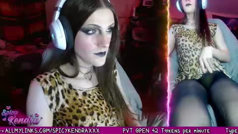 Snapshot of spicykendra chatting on February 20, 3:45 am Kendra online show from February 20, 3:45 am