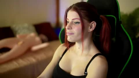 Stella online show from April 21, 3:41 pm