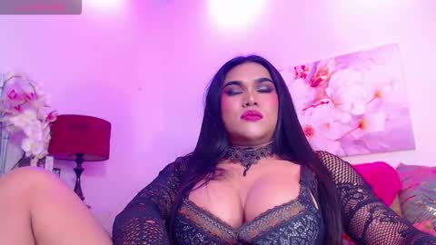 CALL ME STELLA online show from March 9, 7:45 am