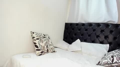 estefania online show from February 15, 6:44 am