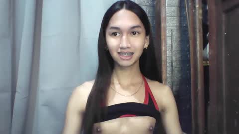 Snapshot of stonehard_sophia chatting on December 27, 6:53 pm Cute Sophia online show from December 27, 6:53 pm