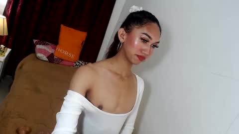 Snapshot of stonehard_sophia chatting on January 24, 6:46 pm Cute Sophia online show from January 24, 6:46 pm