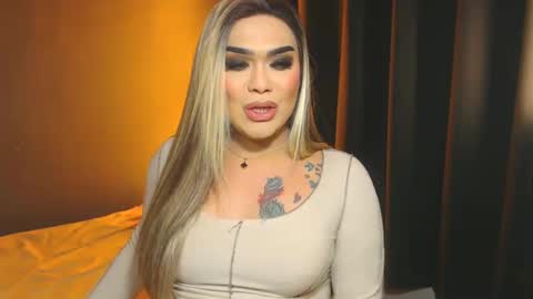 Snapshot of suckablecockoffreya chatting on January 15, 9:20 pm JADE ELYSE online show from January 15, 9:20 pm