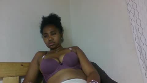 surbelle online show from April 19, 11:39 pm