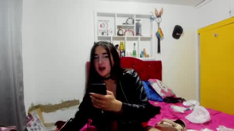 sweet__suck69bitch online show from April 18, 7:21 am