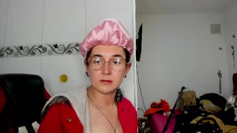 sweet__suck69bitch online show from June 17, 6:03 am
