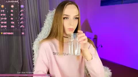 Snapshot of sweet_ali3s chatting on October 23, 4:44 pm Call me Alis online show from October 23, 4:44 pm