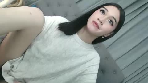 sweet_tatiana28 online show from April 18, 7:07 pm