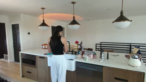 babygirlmami online show from April 22, 7:32 pm