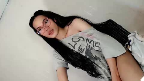 the_horny_bella online show from April 5, 5:55 pm