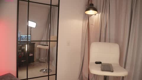 Thea online show from December 19, 1:00 am